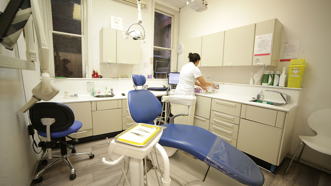 Image of a dental clinic